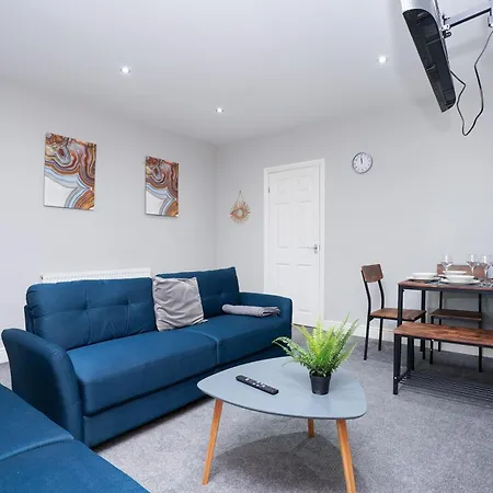 Beautiful House With Parking Bradford (West Yorkshire)