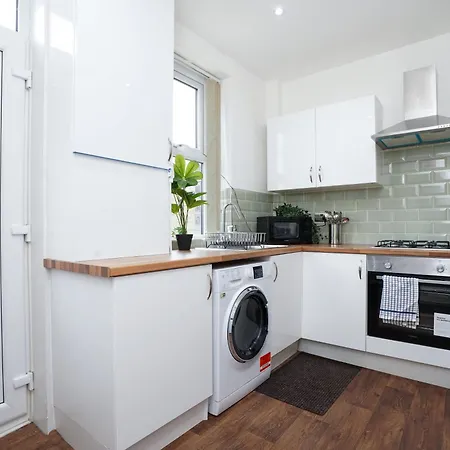 Beautiful House With Parking Apartment